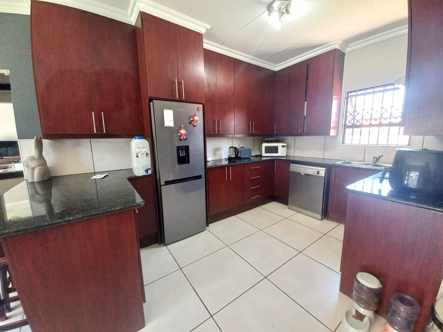 2 Bedroom Property for Sale in Waterberry Estate North West